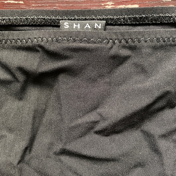 NEW SHAN BLACK BIKINI SET - Picture 16 of 16